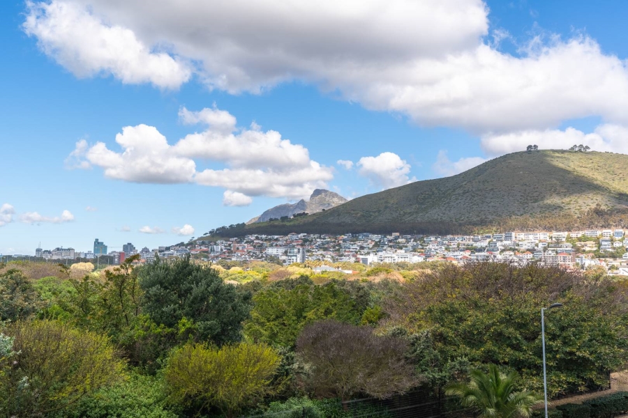 2 Bedroom Property for Sale in Mouille Point Western Cape